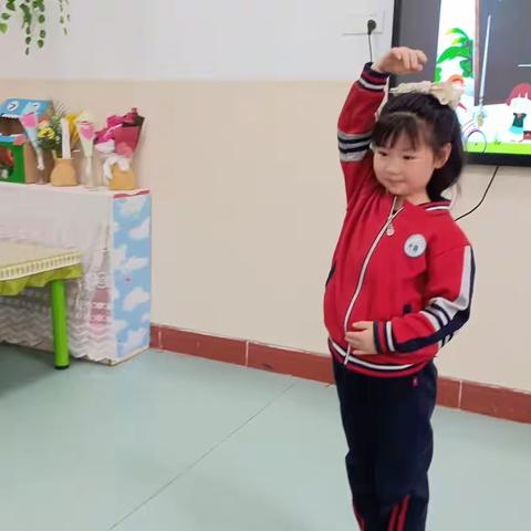 舒馨幼儿园科学探索《机械手臂》