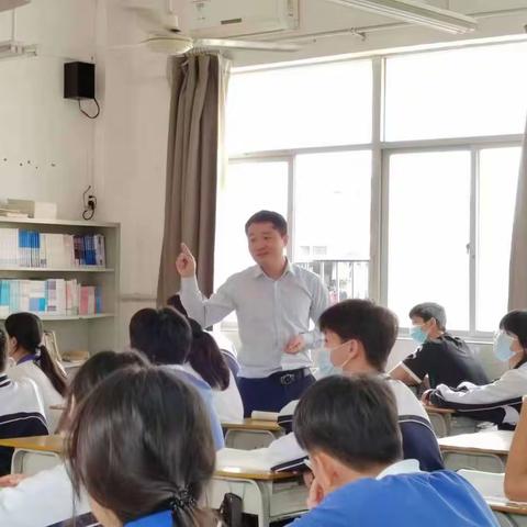 送课研讨暖人心 结对帮扶见真情