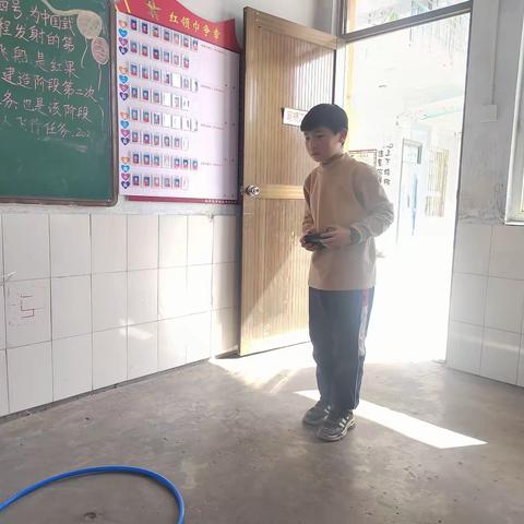 连庄小学无人机社团