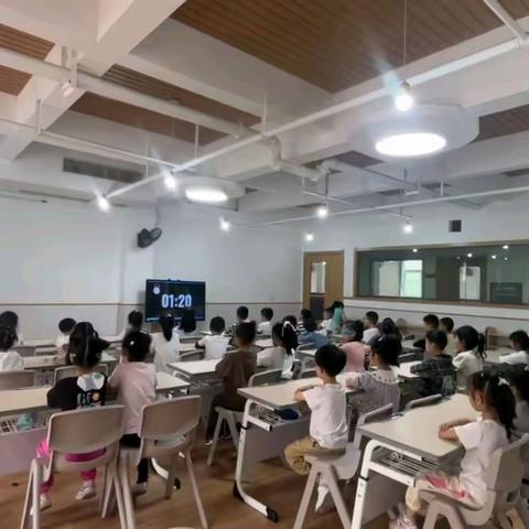 蜗牛与牵牛花幼儿园🌸Panda Class🐼