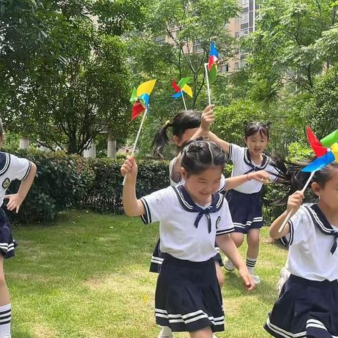 蜗牛与牵牛花幼儿园🌸Panda Class🐼