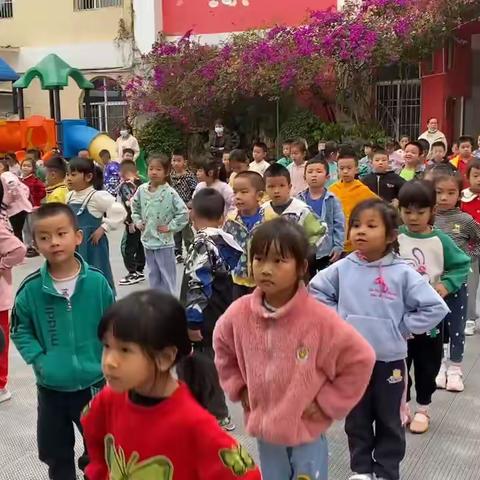 勐仑幼儿园大三班一周小结