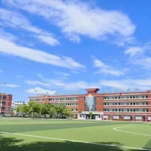 安全护学岗，暖心护成长——于都六小三年级家长护学岗掠影