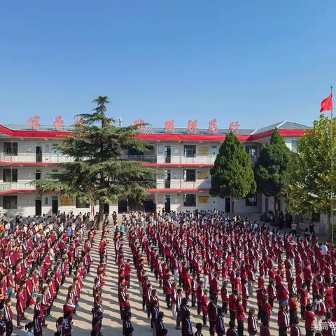 北关小学“家长开放日”家校共育的桥梁