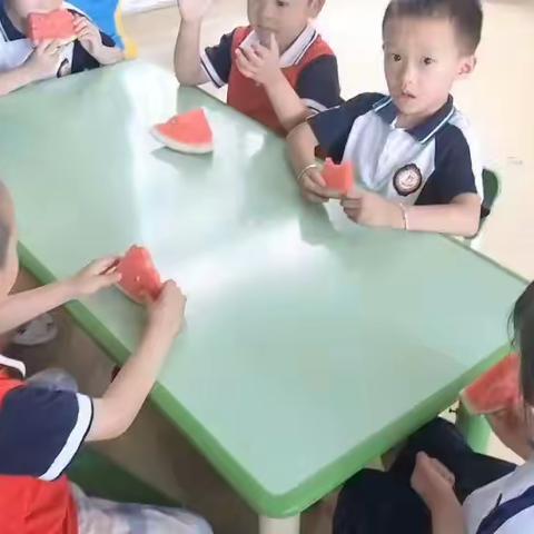 青云谱区迪启博幼儿园中班第二十周《夏日炎炎🌻有你真甜🥰》