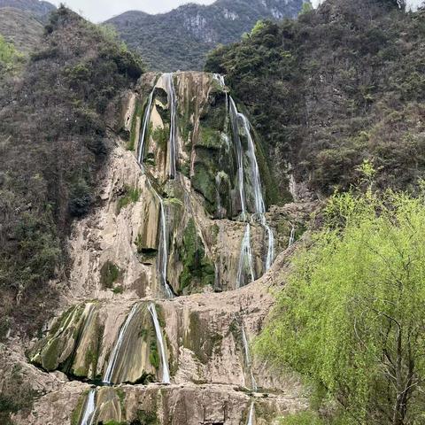 走进贵州关岭大峡谷冰臼