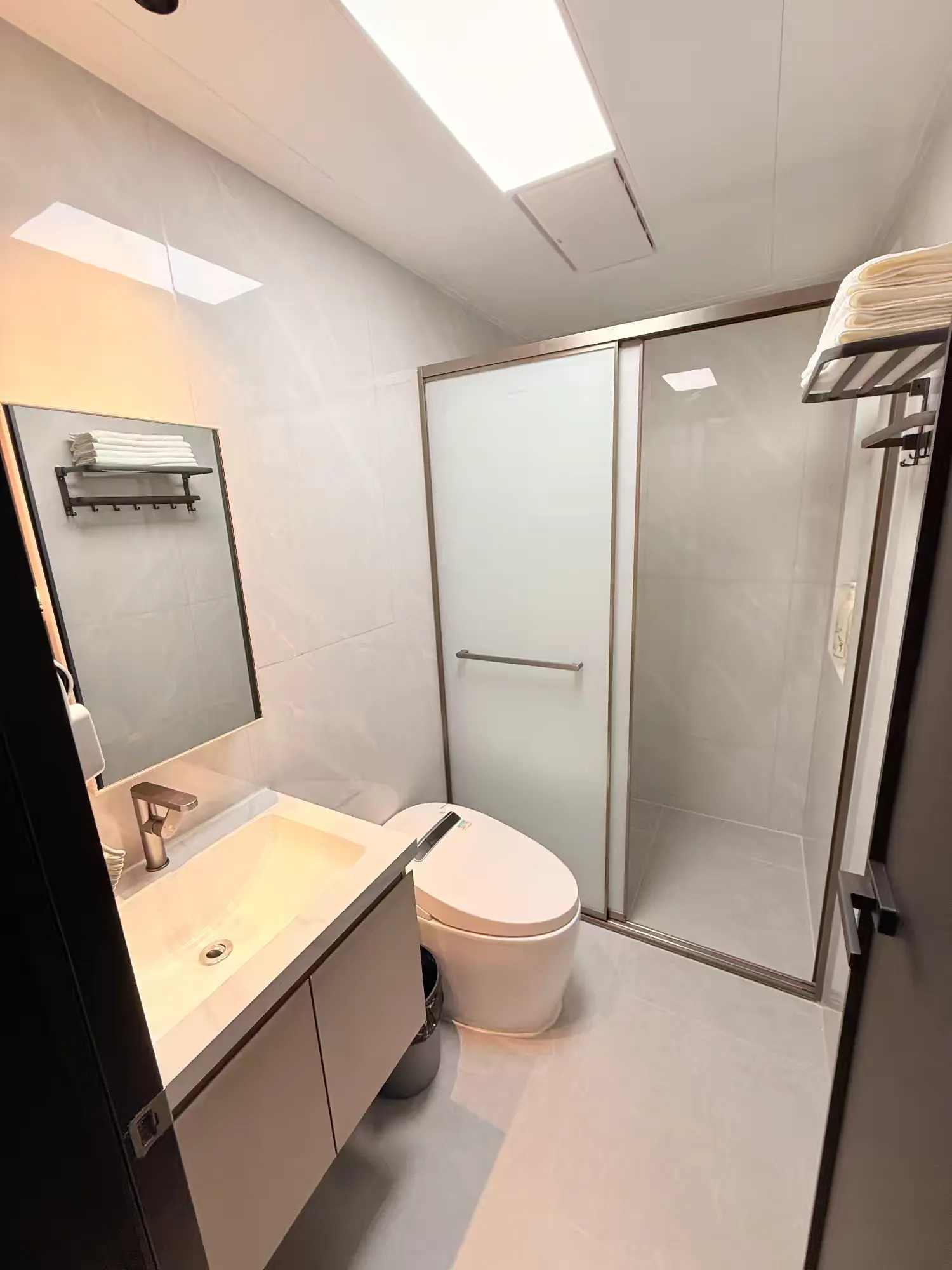 清远恒大独栋别墅网红简约设计会议独立K房9房17床8卫