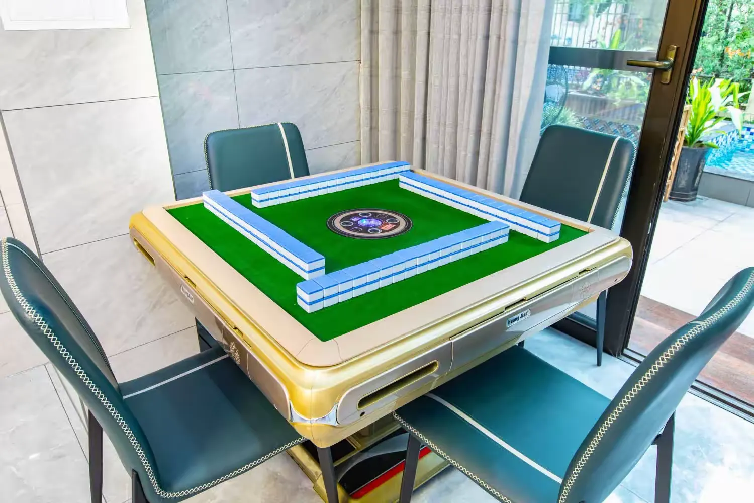 清远恒大新装修全瓷砖上墙简约别墅10房24床10卫