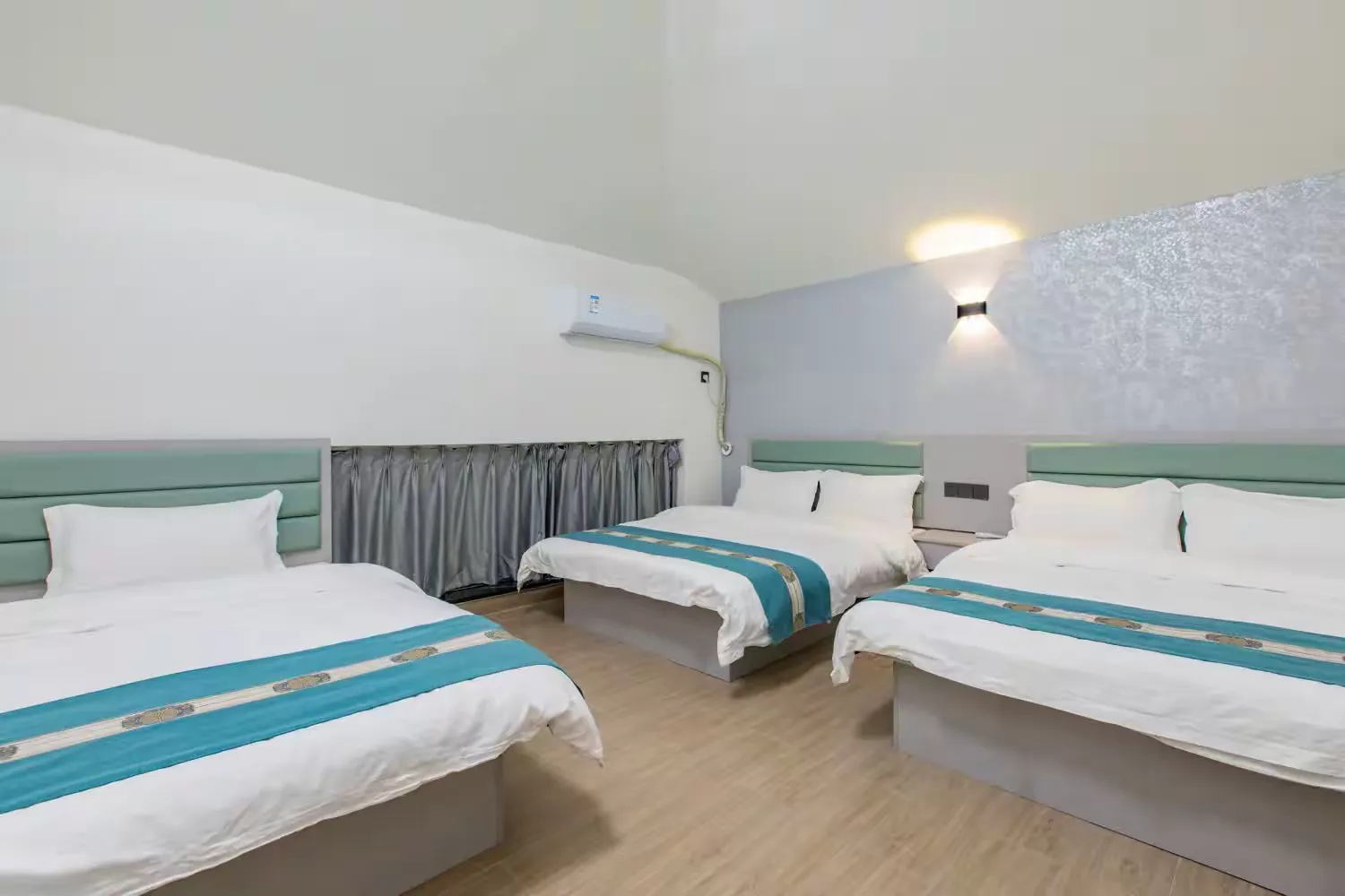 清远恒大新装修全瓷砖上墙简约别墅10房24床10卫