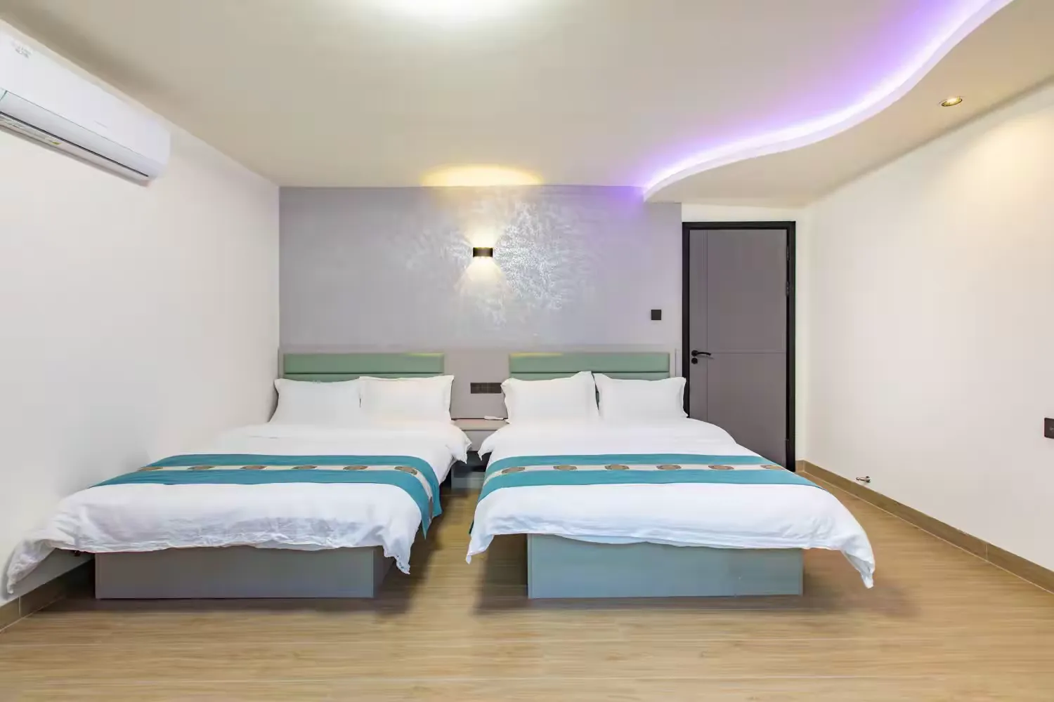 清远恒大新装修全瓷砖上墙简约别墅10房24床10卫