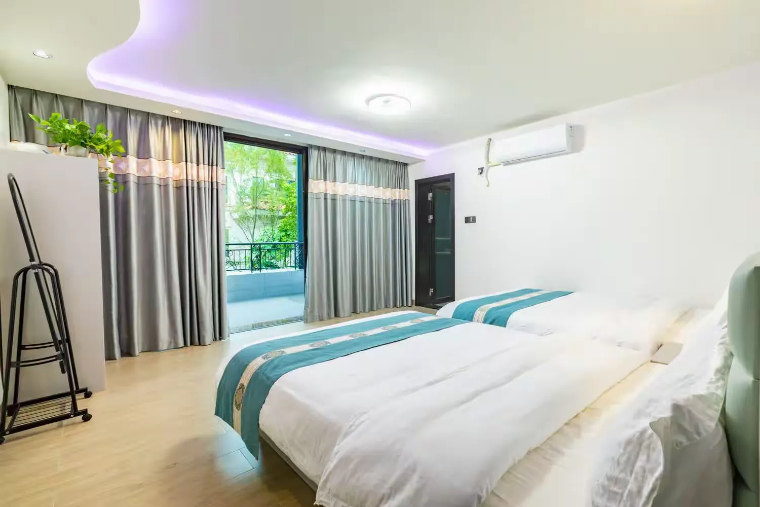 清远恒大新装修全瓷砖上墙简约别墅10房24床10卫