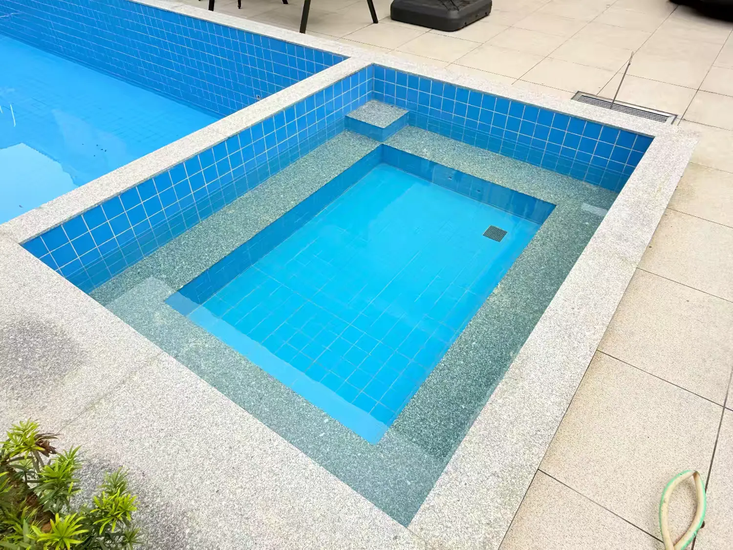 清远恒大双拼联排18房34床16卫全新装修网红简约度假别墅独立K房