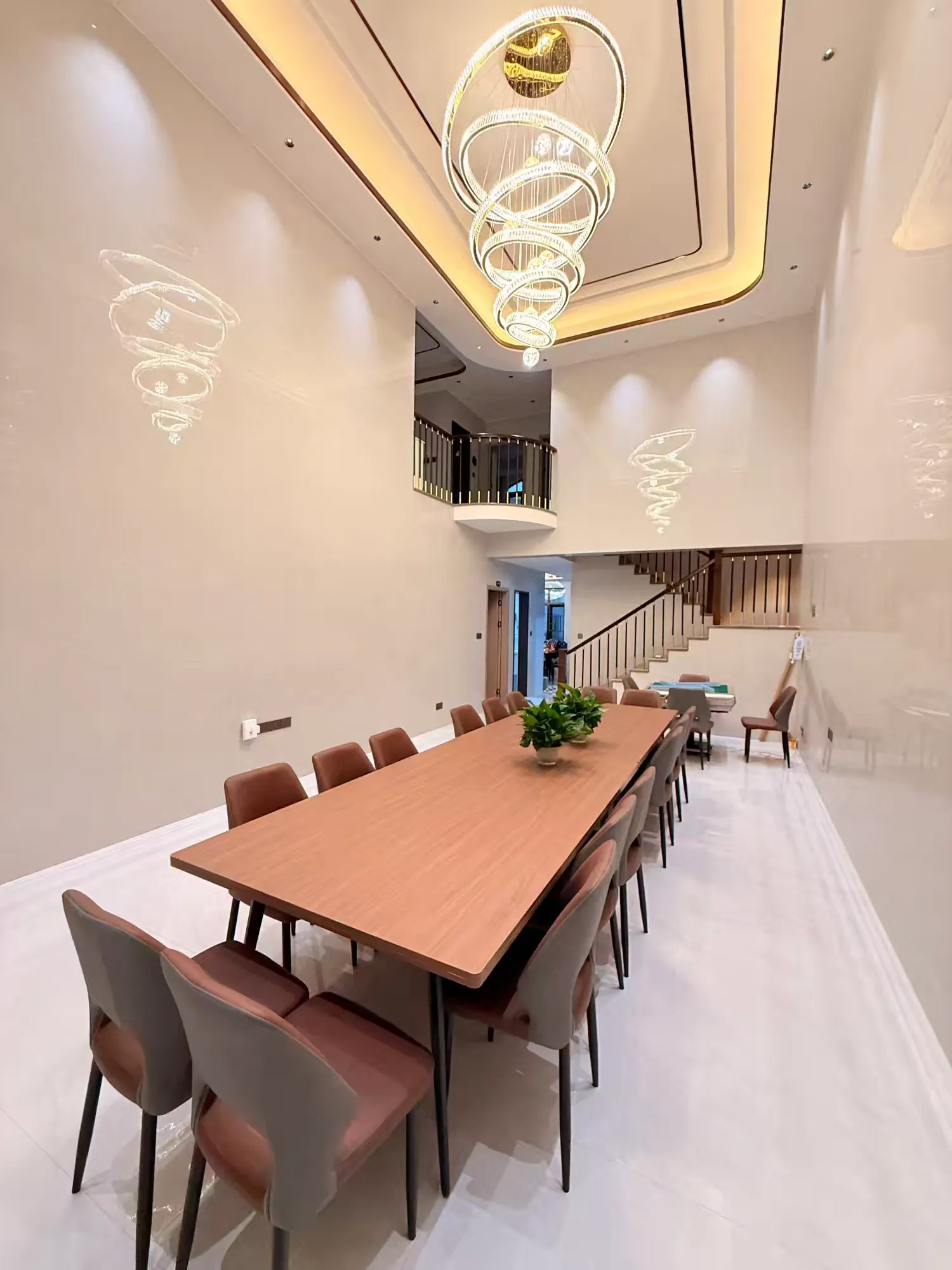 清远恒大双拼联排18房34床16卫全新装修网红简约度假别墅独立K房