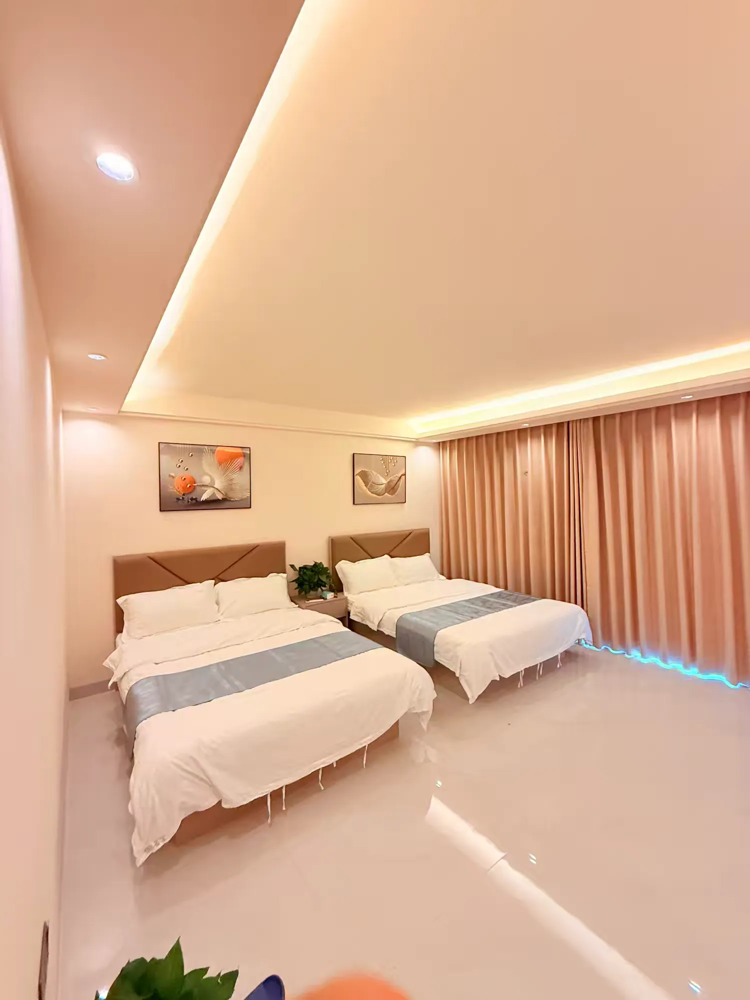 清远恒大双拼联排18房34床16卫全新装修网红简约度假别墅独立K房