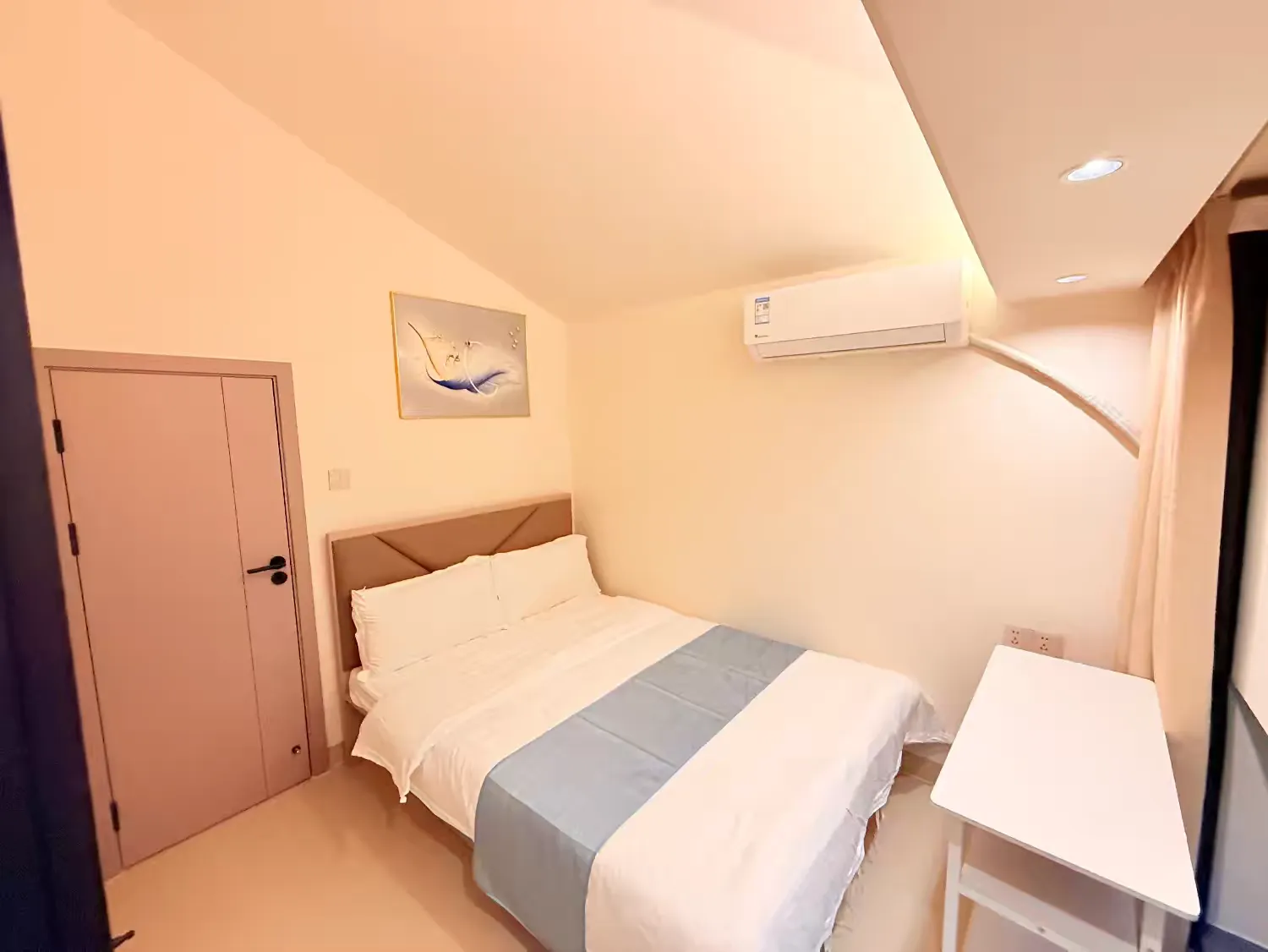 清远恒大双拼联排18房34床16卫全新装修网红简约度假别墅独立K房