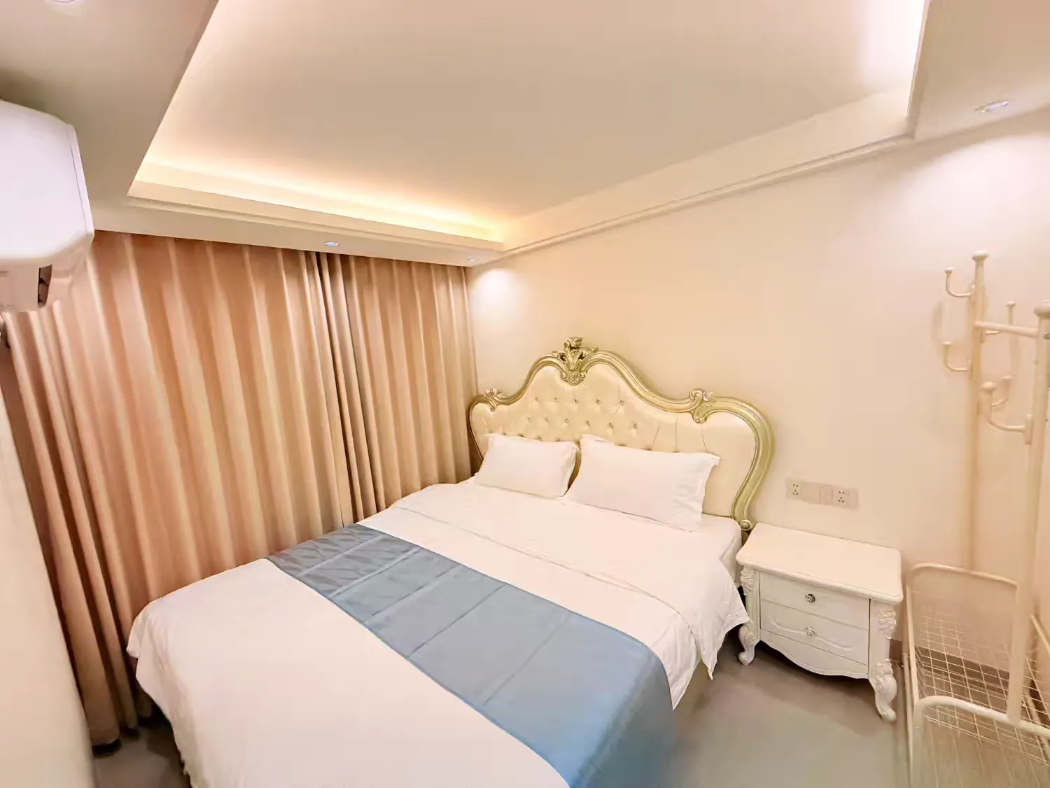 清远恒大双拼联排18房34床16卫全新装修网红简约度假别墅独立K房