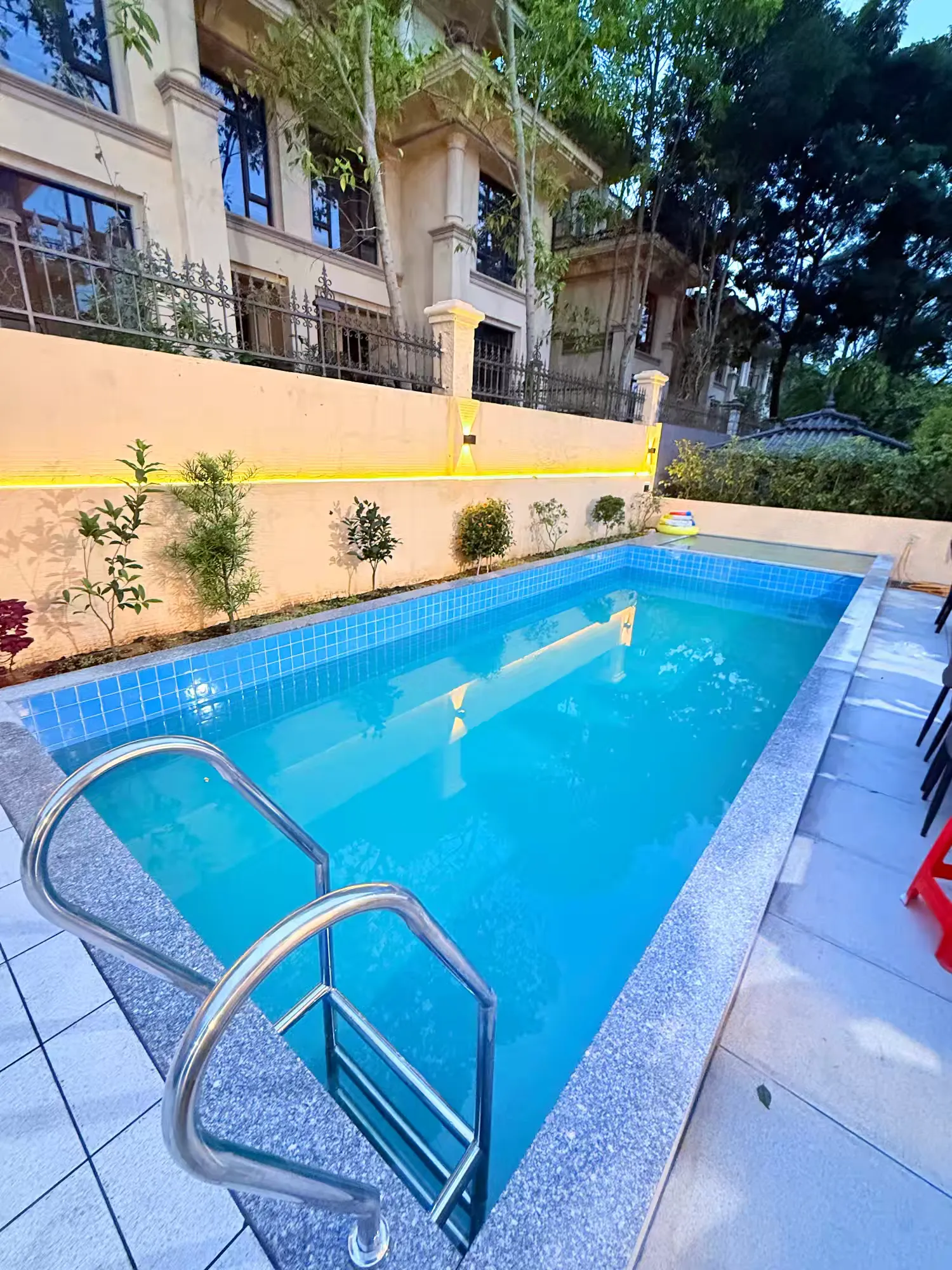 清远恒大双拼联排18房34床16卫全新装修网红简约度假别墅独立K房