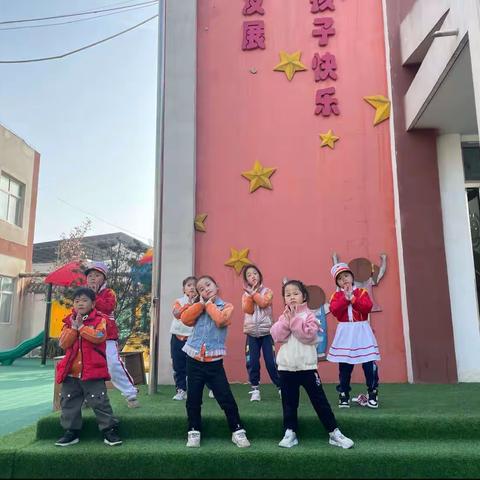 西安市高陵区药惠中心幼儿园第八周升旗仪式活动纪实