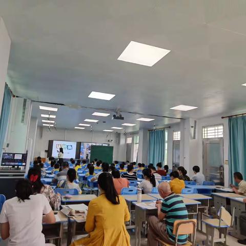 教与研携手  学与思并肩——海口市遵谭中心小学数学组教研活动