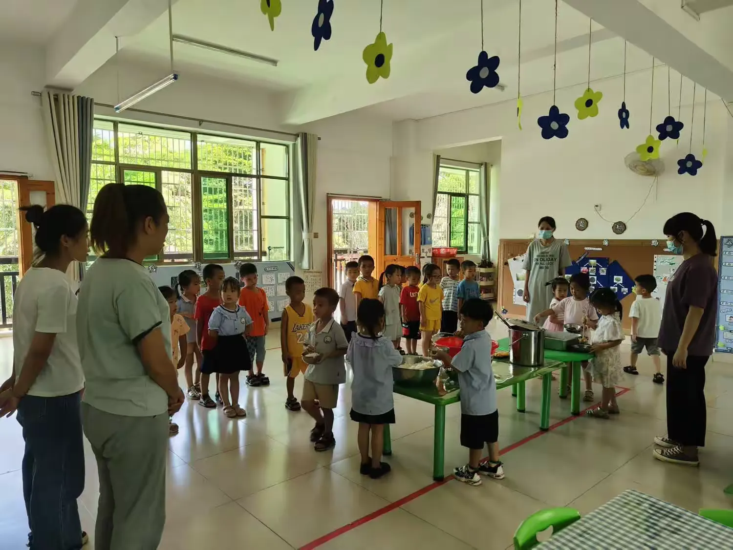 简篇-海口市琼山区红旗镇中心幼儿中班组教研活动