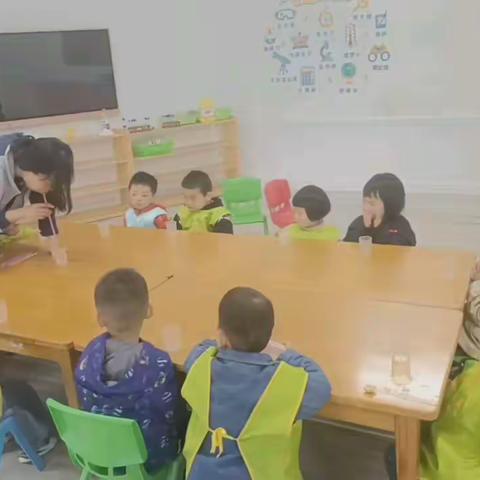 【启迪幼儿园】科学实验：《拯救乒乓球》