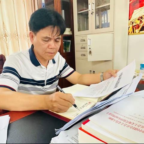 海口琼山饮食服务公司支部学习（扩大）会暨“第一议题”