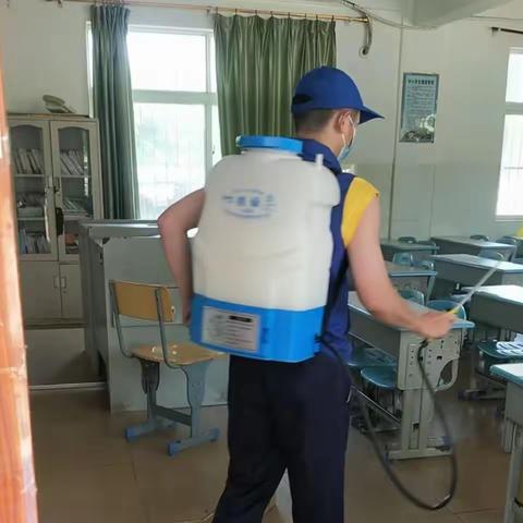 谭文小学常态化消毒消杀工作