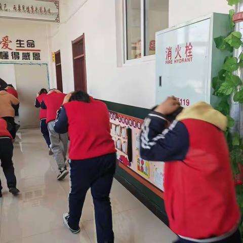 林丰小学开展防震减灾应急演练活动