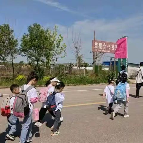 新乡市月亮舞蹈学校在宇英劳动教育基地