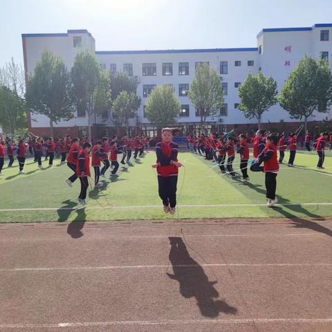 协力用拼搏，赛场展风姿——寿光市孙家集街道中心小学春季会操比赛