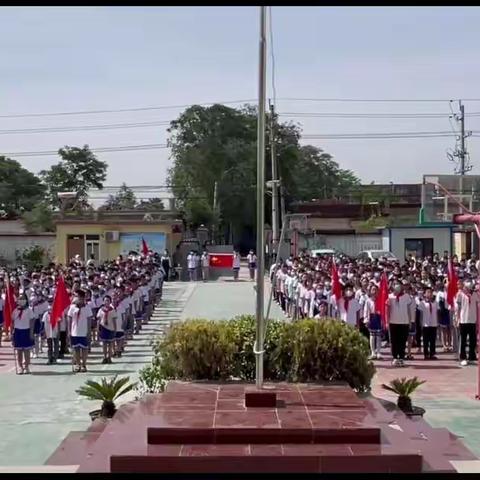 喜迎二十大 争做好少年 ——马胡洞完全小学六一入队仪式