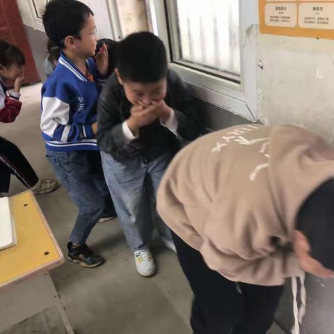 淮滨县王店乡小店小学全市安全日演练活动