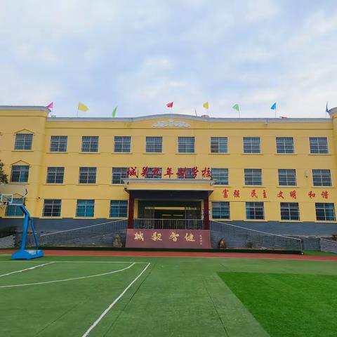 落实“双减”政策            打造“特色”校园