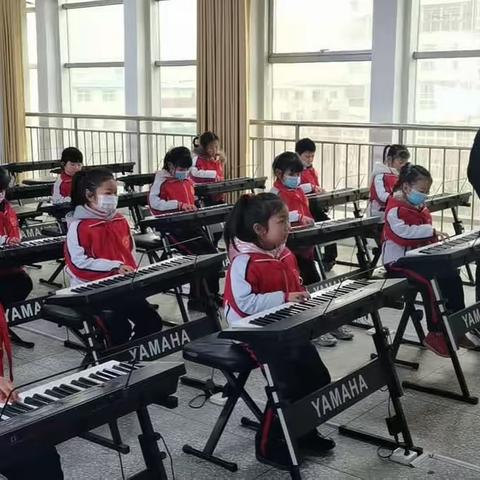 琴声指间飞扬，音韵曼妙悠扬——南阳市第六十五小学校电子琴社团