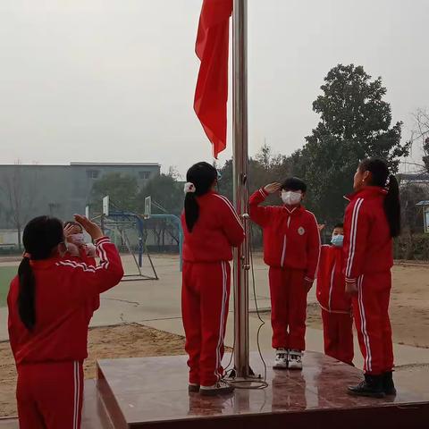 安全在“心”,平安在“行” ——果园小学安全教育周宣传活动