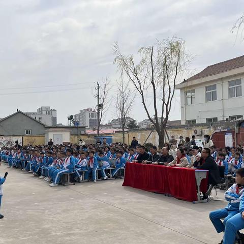 照旺庄中心小学清明诗歌朗诵会