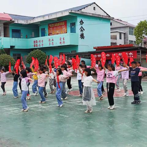 课后服务精彩纷呈，构筑孩子美好前程