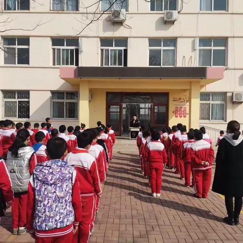 法制教育进校园，警校携手创平安-----杨津庄镇渔津庄中心小学举办法制教育讲座