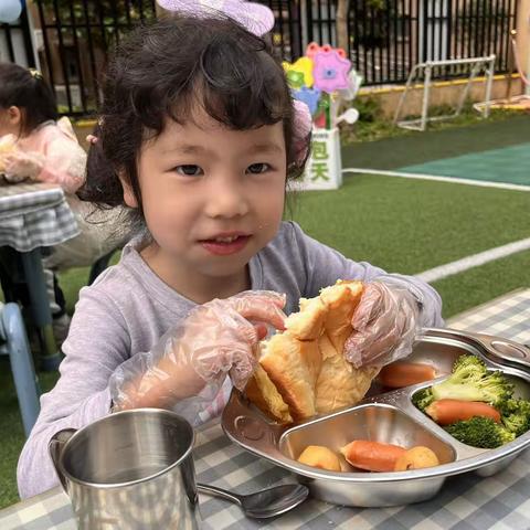 感谢信——致雅逸幼儿园中四班全体老师