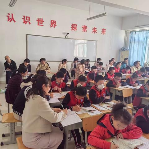 【立足新课标，走进“新”课堂】记邹平市开发区第三小学教育集团中年级语文首席教师工作室活动