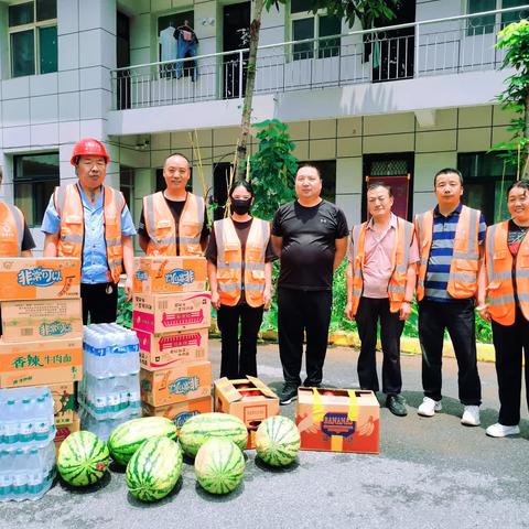 凤县公路段慰问水毁抢险职工