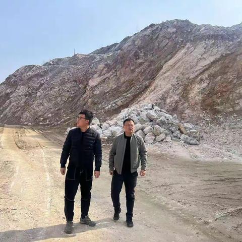 哈达镇“两会”期间领导带队安全生产检查