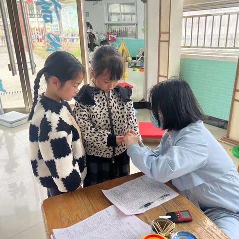 健康体检    快乐成长———竹峰中心幼儿园常规体检