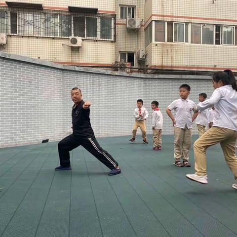 传承中华武术，放飞少年壮志___人民路小学武术社团精彩瞬间