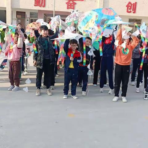 春风放纸鸢，筝色满校园——应举镇范寨小学第二届风筝节主题活动