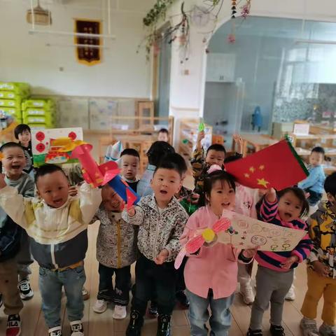 恒爱蒙思幼儿园点点班《高高兴兴上幼儿园》主题总结