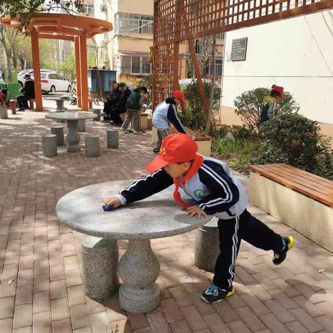 学雷锋，爱劳动——社区服务我最行