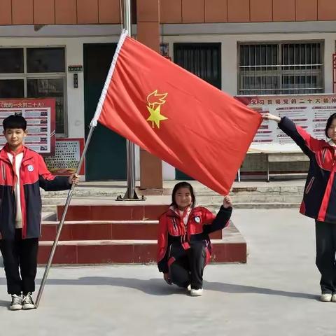 红领巾，我为你自豪——朱阁镇第一完全小学10.13日一二年级分批入队仪式