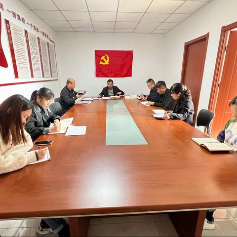 学习“两会”精神，凝聚发展力量