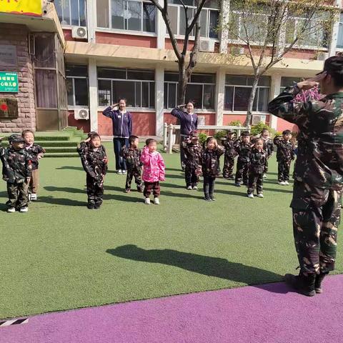 爱心幼儿园小二班娃娃兵课